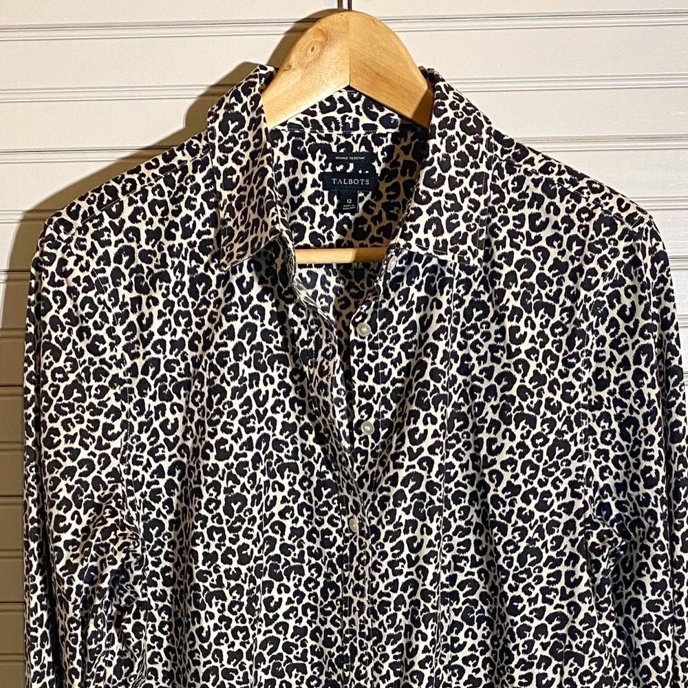 Talbots Wrinkle Resistant Size 12 Flecked Animal Print Blouse
